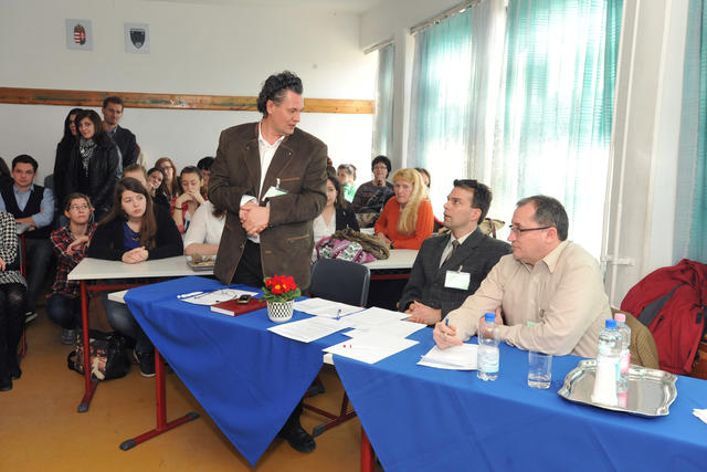 tudok2013_35